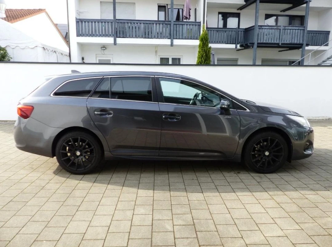 Toyota Avensis 1.8 benzin , Edition S , фул екстри, снимка 5 - Автомобили и джипове - 54610337