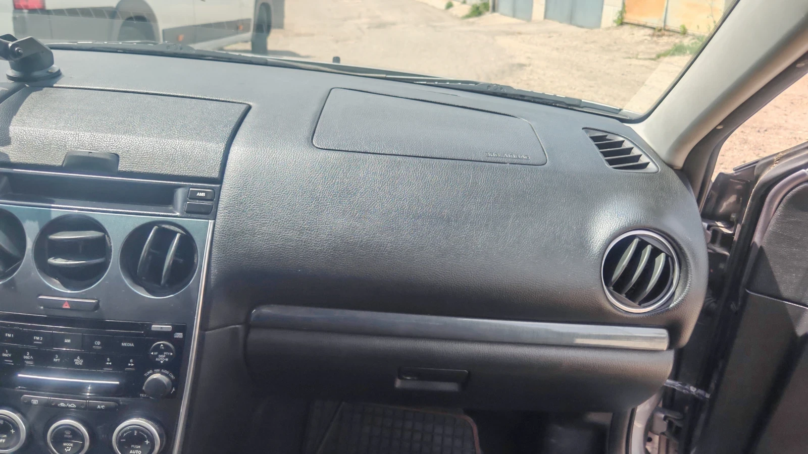 Mazda 6 2.0CDI, снимка 9 - Автомобили и джипове - 54823788
