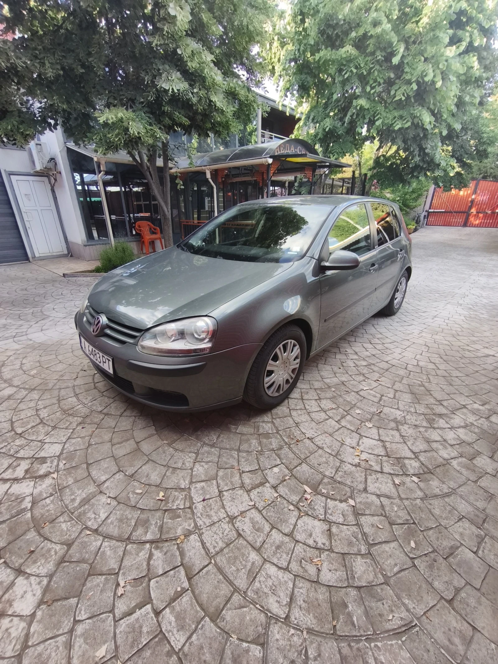 VW Golf 1.9 TDI, снимка 17 - Автомобили и джипове - 54754325