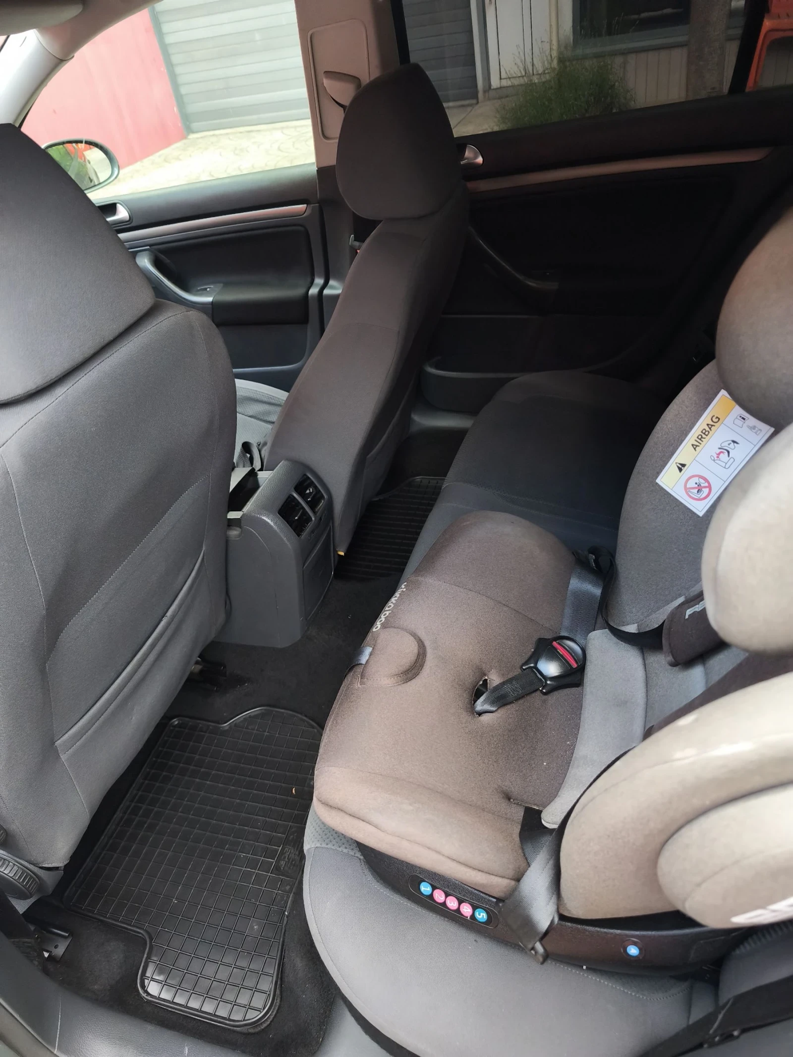 VW Golf 1.9 TDI, снимка 15 - Автомобили и джипове - 54754325