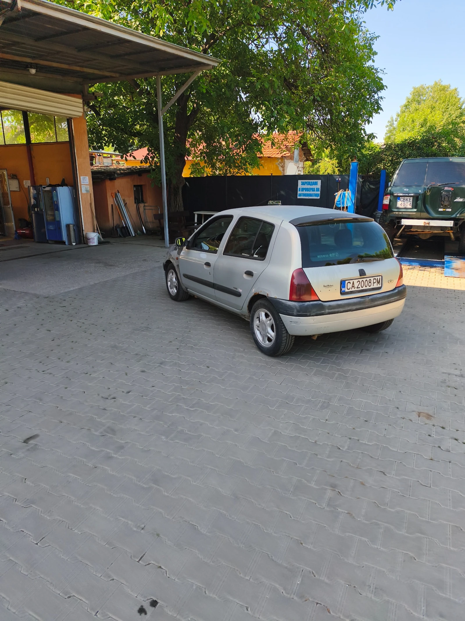 Renault Clio, снимка 10 - Автомобили и джипове - 55089194