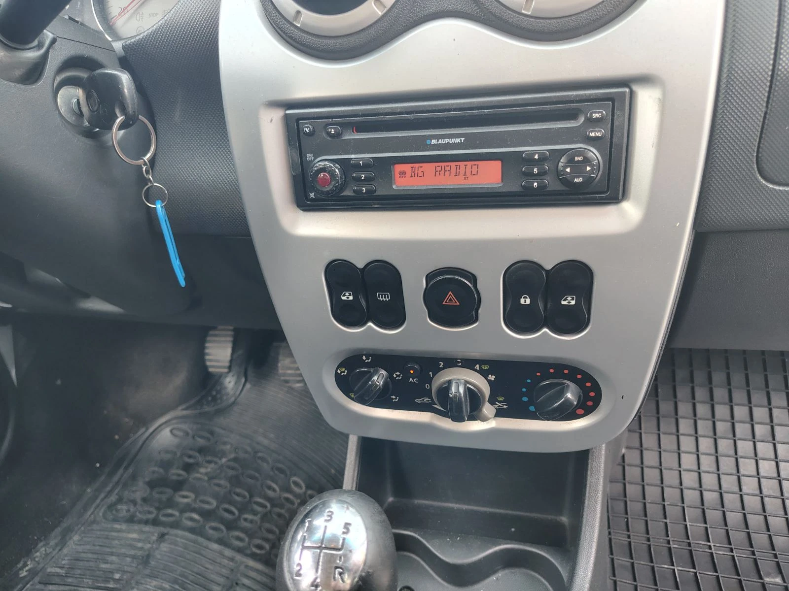 Dacia Sandero, снимка 6 - Автомобили и джипове - 55096748