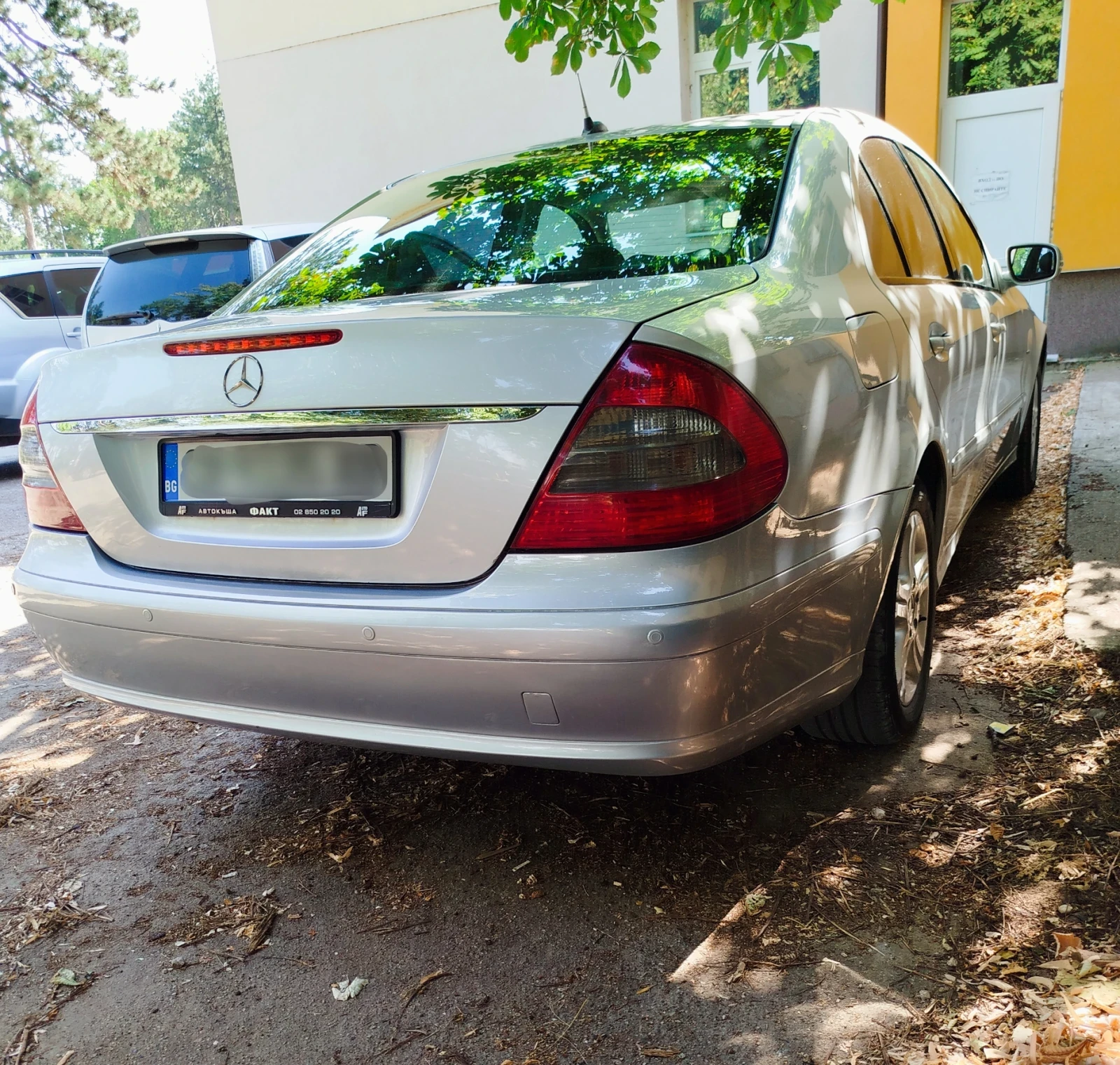 Mercedes-Benz E 200 Facelift , снимка 3 - Автомобили и джипове - 55218351