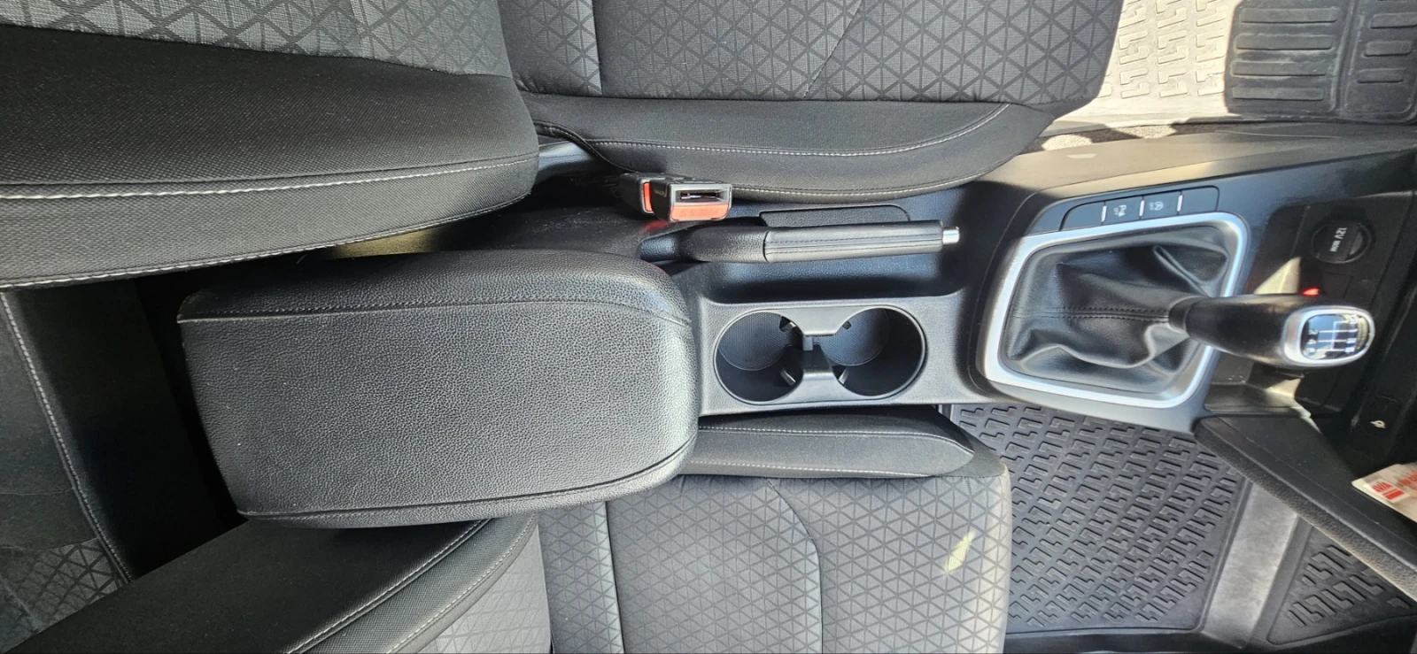 Kia Ceed 1, 5 T-gdi, снимка 15 - Автомобили и джипове - 55278640