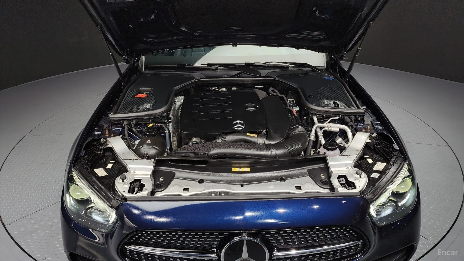Mercedes-Benz E 350 4MATIC/AMG-LINE/FULL-ASSISTS/BURMESTER/SUNROOF, снимка 17 - Автомобили и джипове - 55614744
