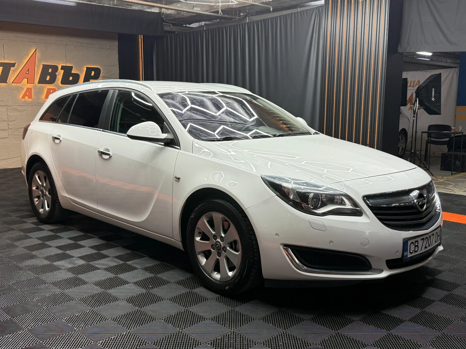 Opel Insignia 2.0d 170 к.с., снимка 3 - Автомобили и джипове - 55752011
