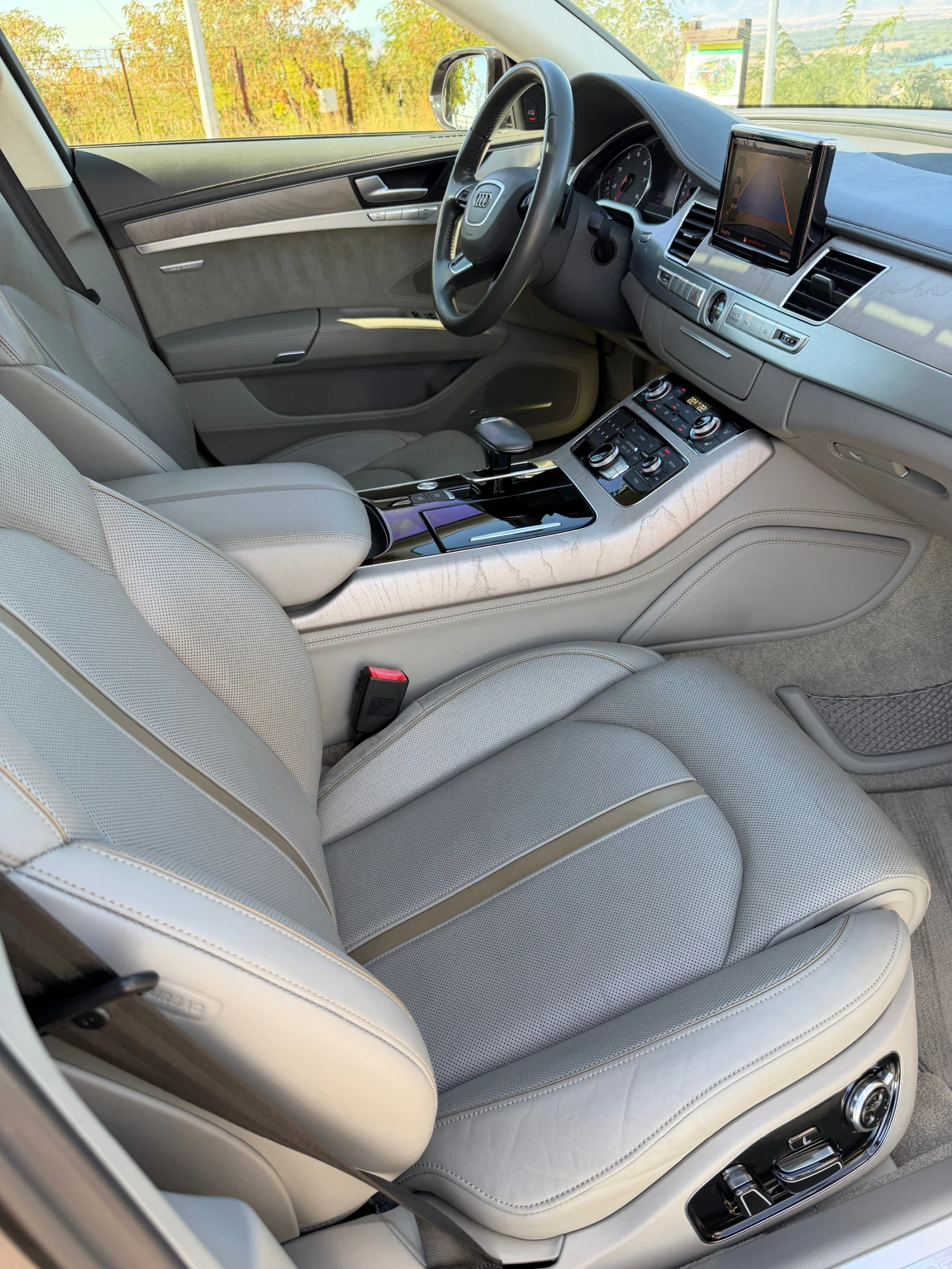 Audi A8 4.0 TFSI /Design Selection/4xMasage/Vacum/Pano/, снимка 7 - Автомобили и джипове - 56012744