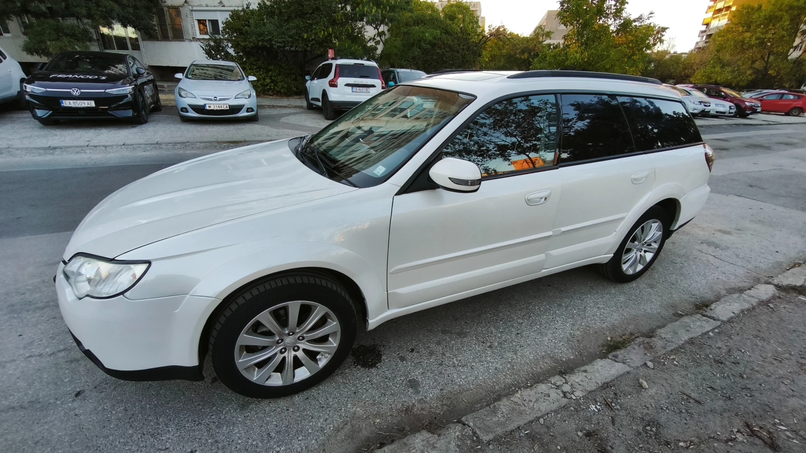 Subaru Outback, снимка 2 - Автомобили и джипове - 56340915