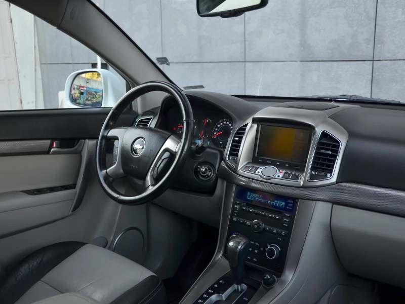 Chevrolet Captiva 2.2 DTI, снимка 9 - Автомобили и джипове - 51594093
