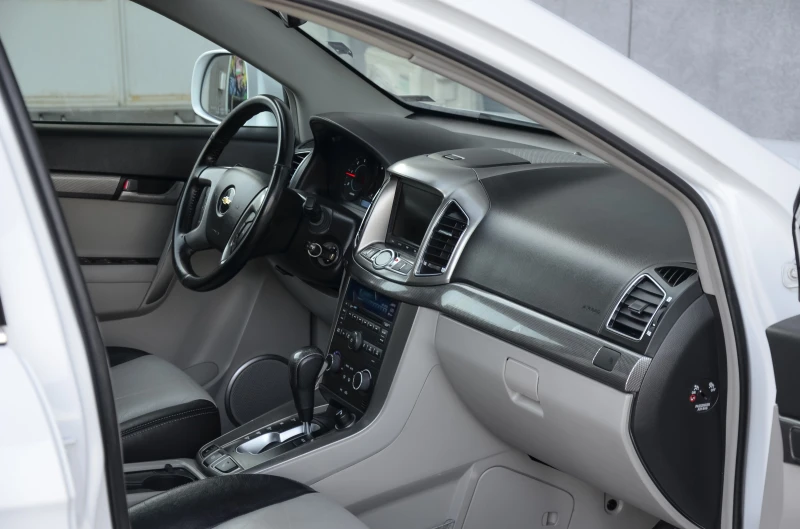 Chevrolet Captiva 2.2 DTI, снимка 8 - Автомобили и джипове - 51594093