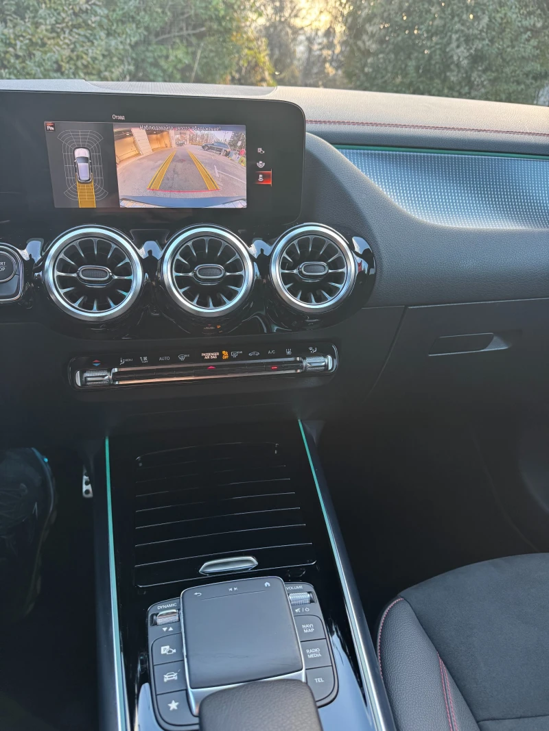 Mercedes-Benz EQA 300 4MATIC AMG Line | 5 г. Гаранция , снимка 10 - Автомобили и джипове - 52680643