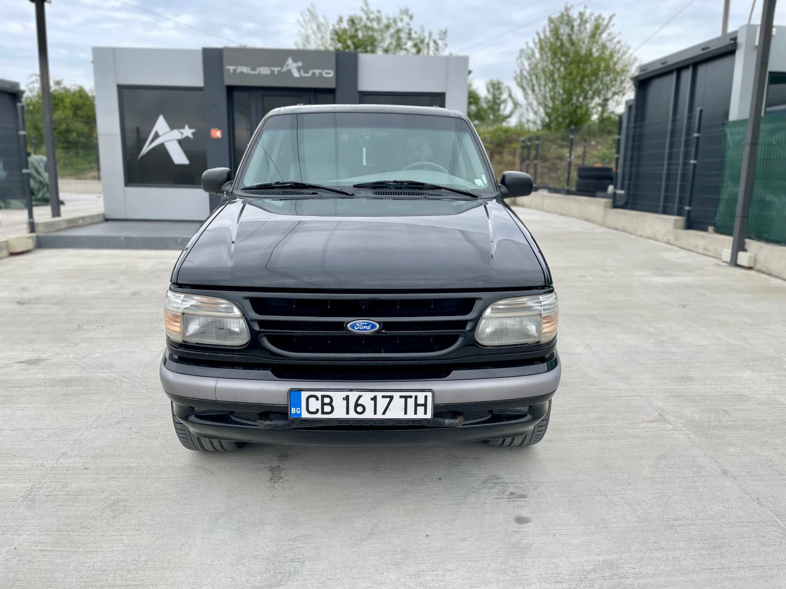 Ford Explorer  - изображение 2