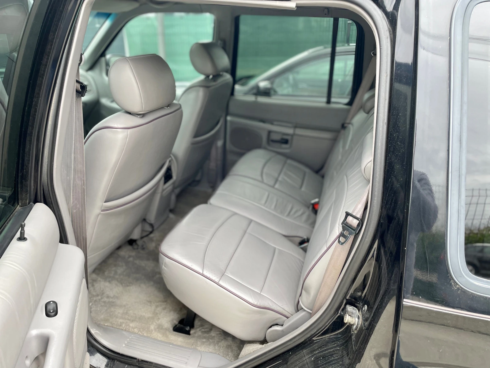 Ford Explorer  - изображение 10