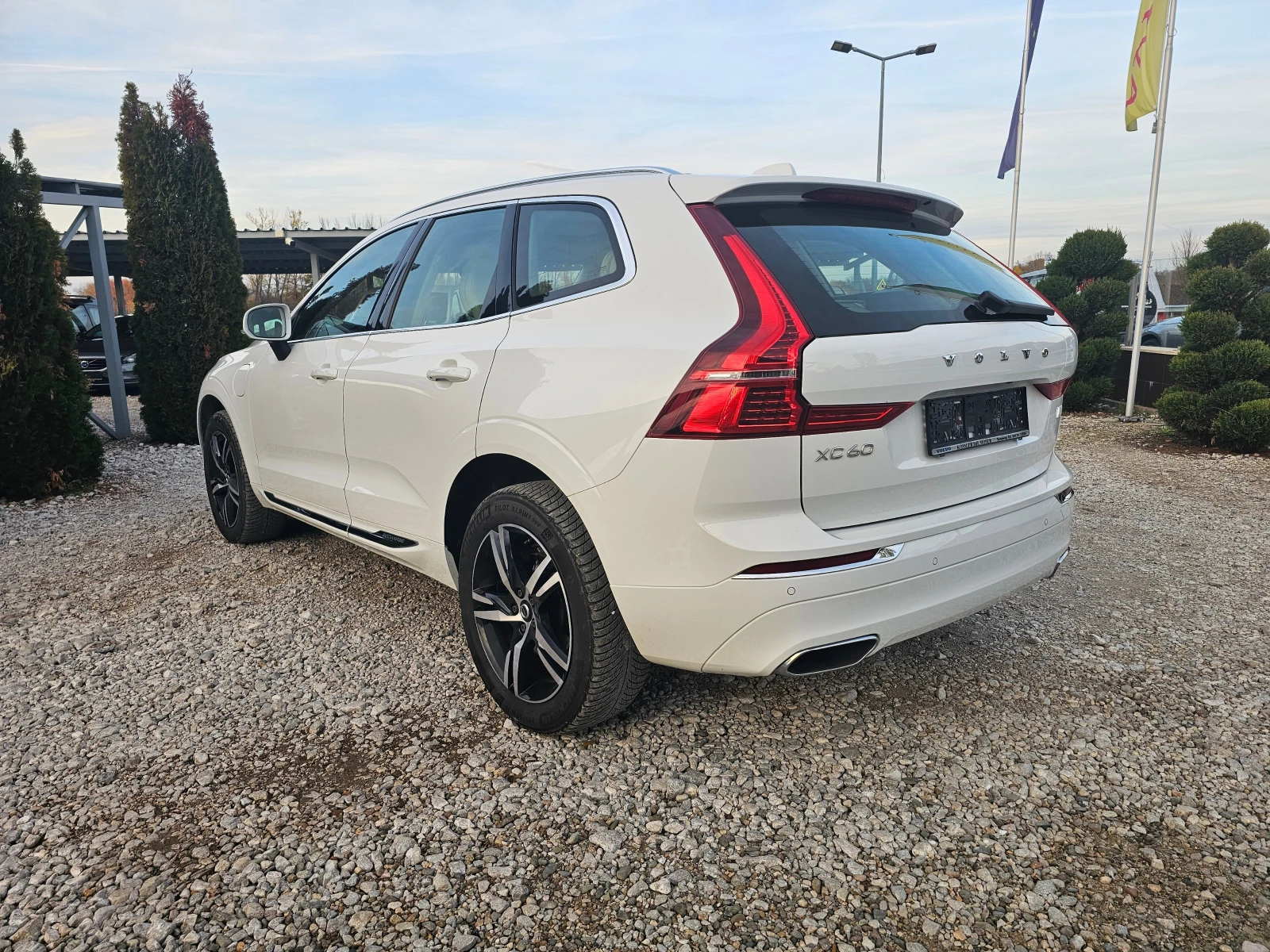 Volvo XC60 2.0Т6 Plug In Hybrid AWD! ! 41000км ! ! ПАНОРАМА - изображение 3