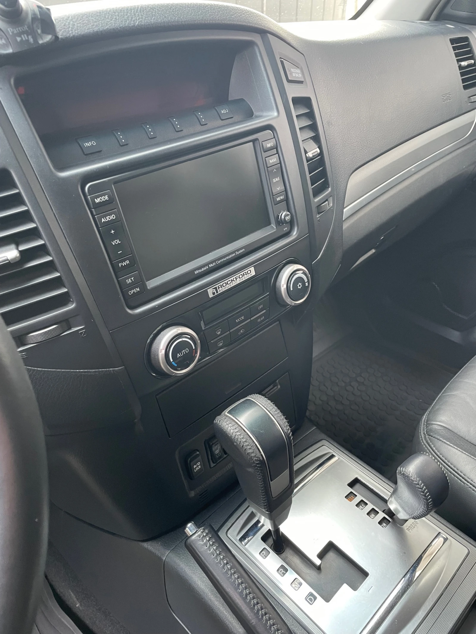 Mitsubishi Pajero  - изображение 7