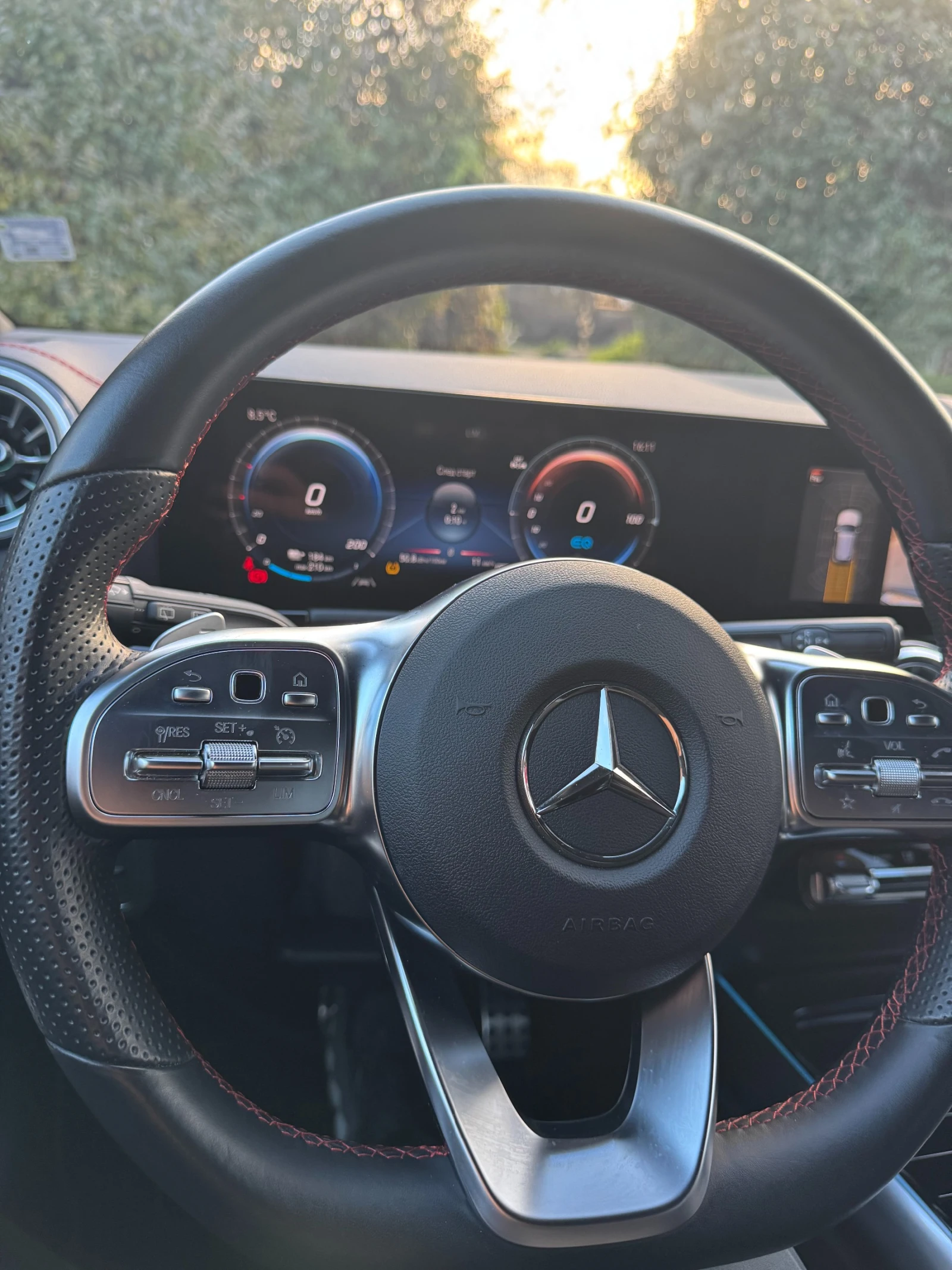 Mercedes-Benz EQA 300 4MATIC AMG Line | 5 .   | Mobile.bg   11