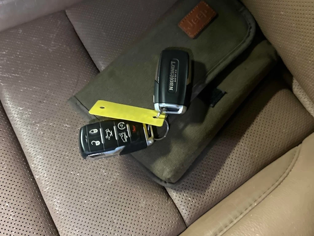 Dodge RAM 1500 Laramie Longhorn * Hemi 5.7 * Въздушно окачване  - изображение 10