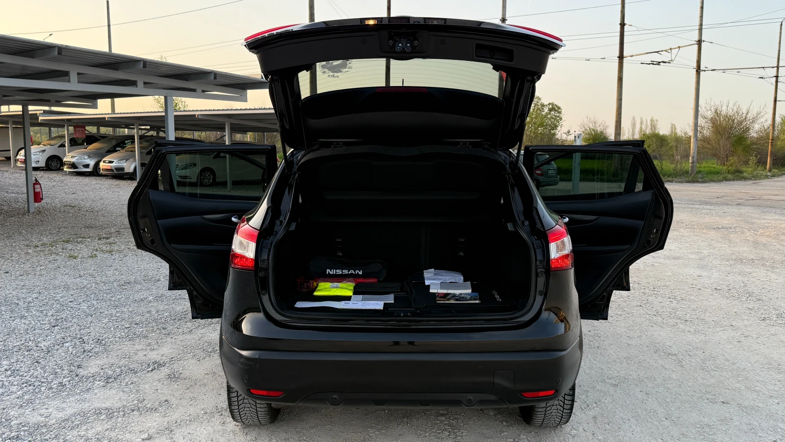 Nissan Qashqai 1.5DCI-110кс/360камера/ПАНОРАМА/NAVI/КОЖА/ИТАЛИЯ, снимка 9 - Автомобили и джипове - 54220872