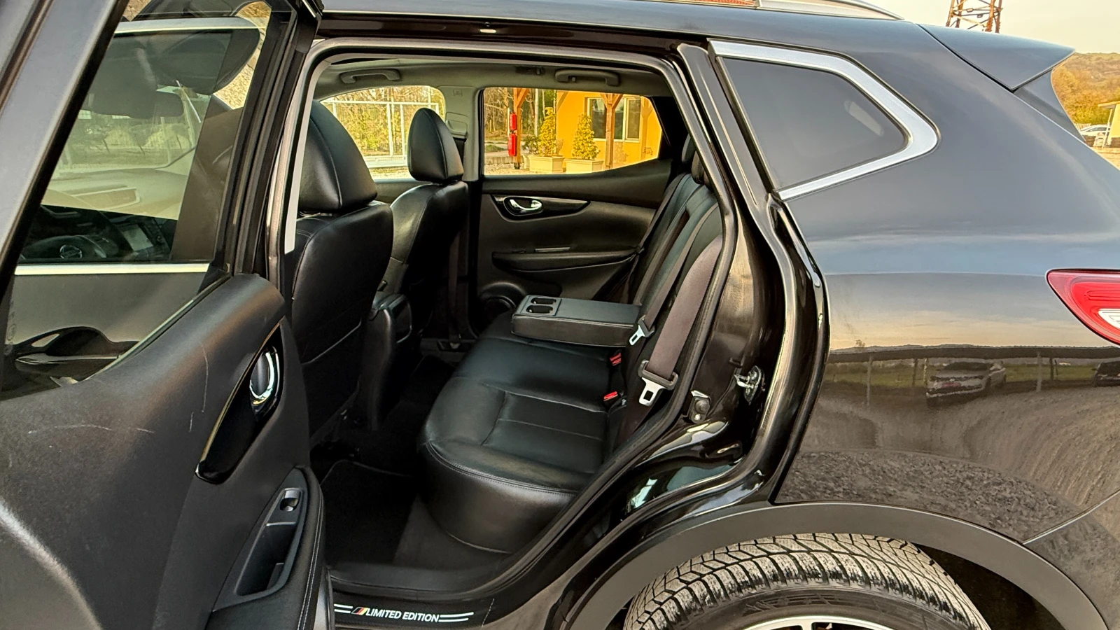 Nissan Qashqai 1.5DCI-110кс/360камера/ПАНОРАМА/NAVI/КОЖА/ИТАЛИЯ, снимка 17 - Автомобили и джипове - 54220872