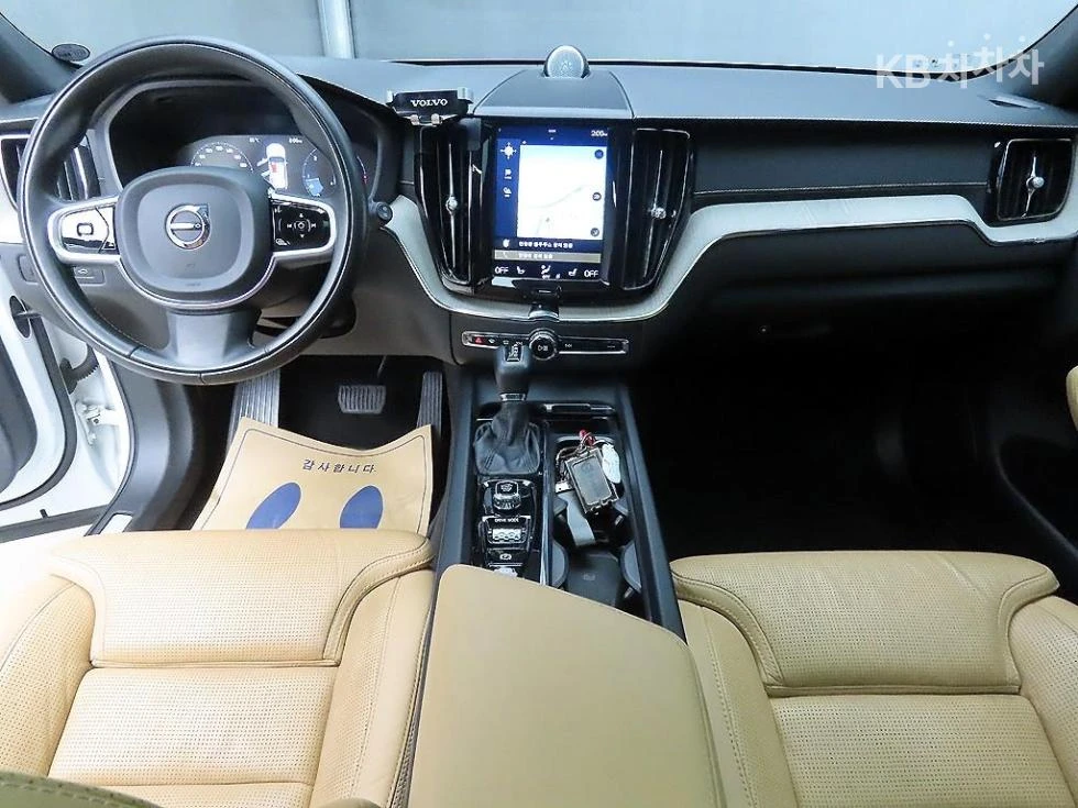 Volvo XC60 D4 Inscription, снимка 7 - Автомобили и джипове - 54789198