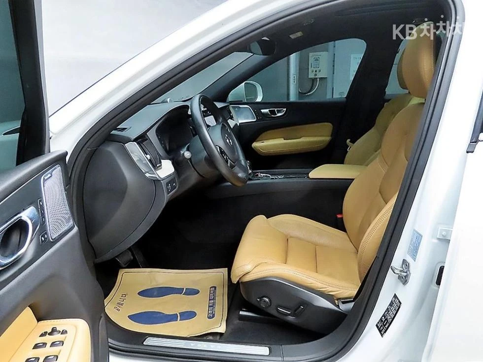Volvo XC60 D4 Inscription, снимка 5 - Автомобили и джипове - 54789198