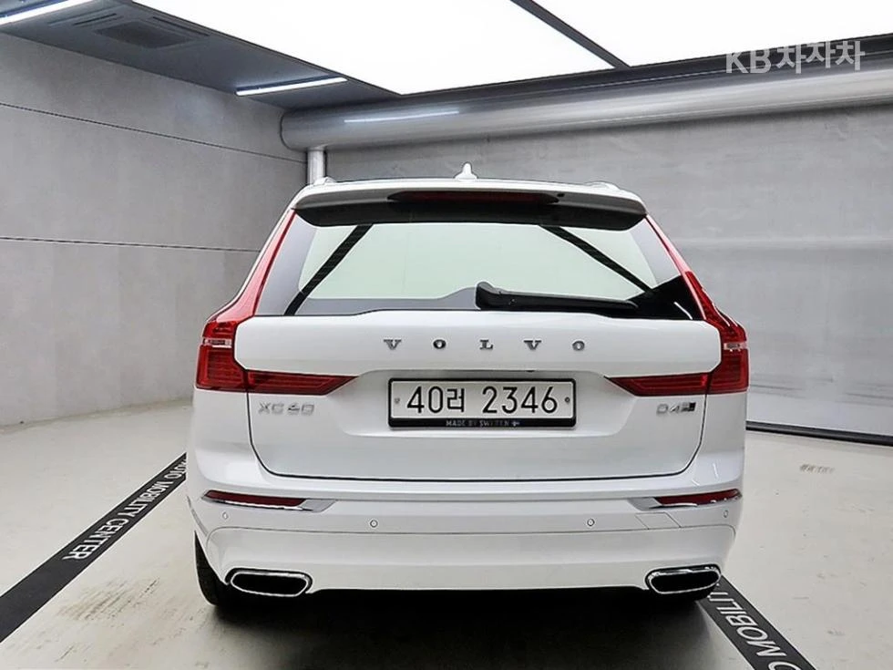 Volvo XC60 D4 Inscription, снимка 3 - Автомобили и джипове - 54789198