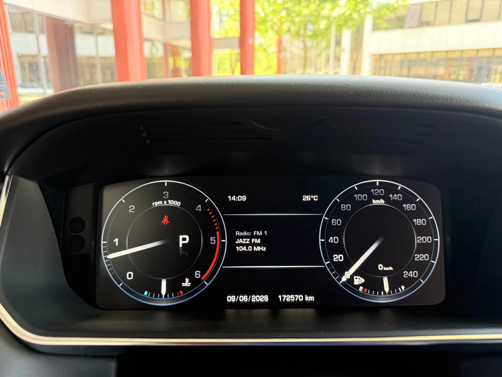 Land Rover Range Rover Sport 3.0 SDV6 292PS HSE, снимка 10 - Автомобили и джипове - 54838150