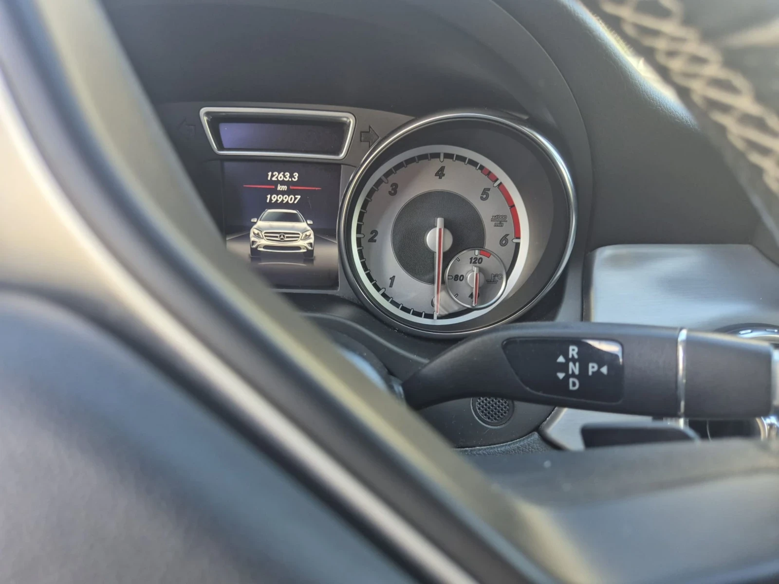 Mercedes-Benz GLA 220 Swiss 100% РЕАЛНА, снимка 7 - Автомобили и джипове - 55089597