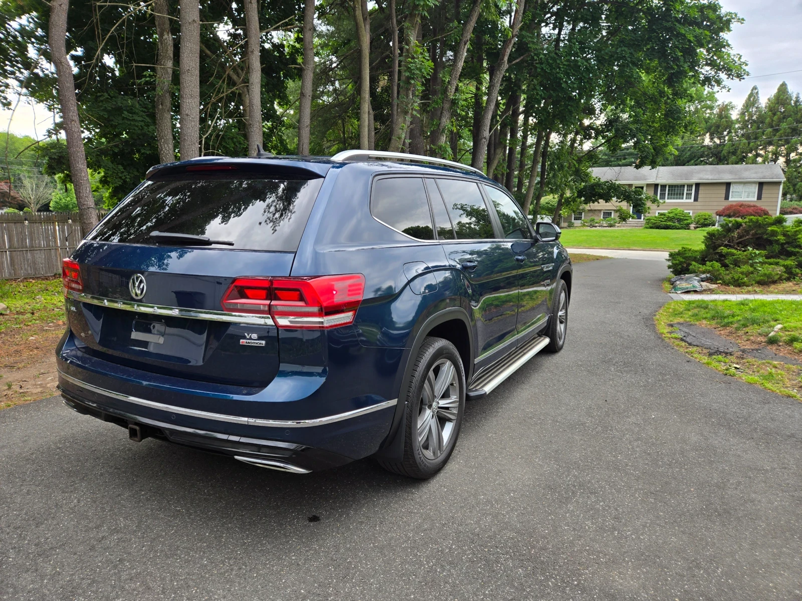 VW Atlas R- Line 3.6 V6 4x4 !!! Всички екстри за модела !!!, снимка 4 - Автомобили и джипове - 55606408