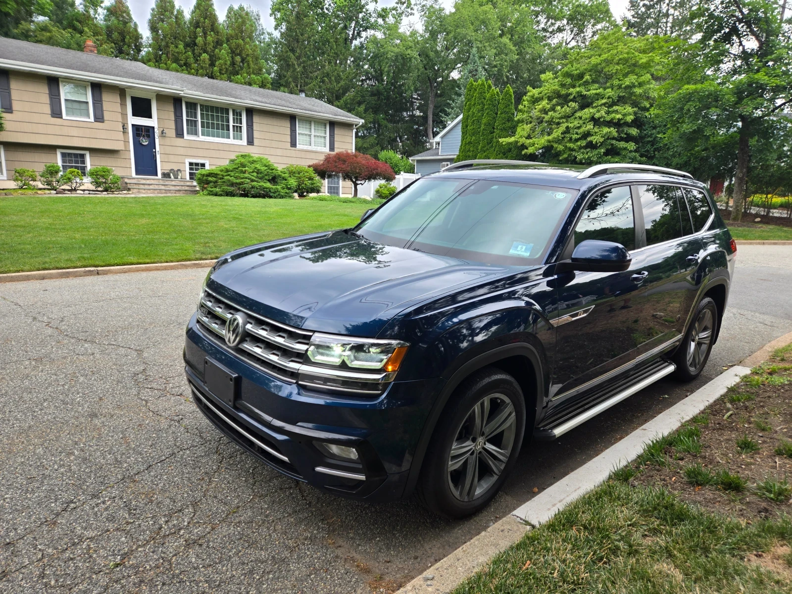 VW Atlas R- Line 3.6 V6 4x4 !!! Всички екстри за модела !!!, снимка 2 - Автомобили и джипове - 55606408