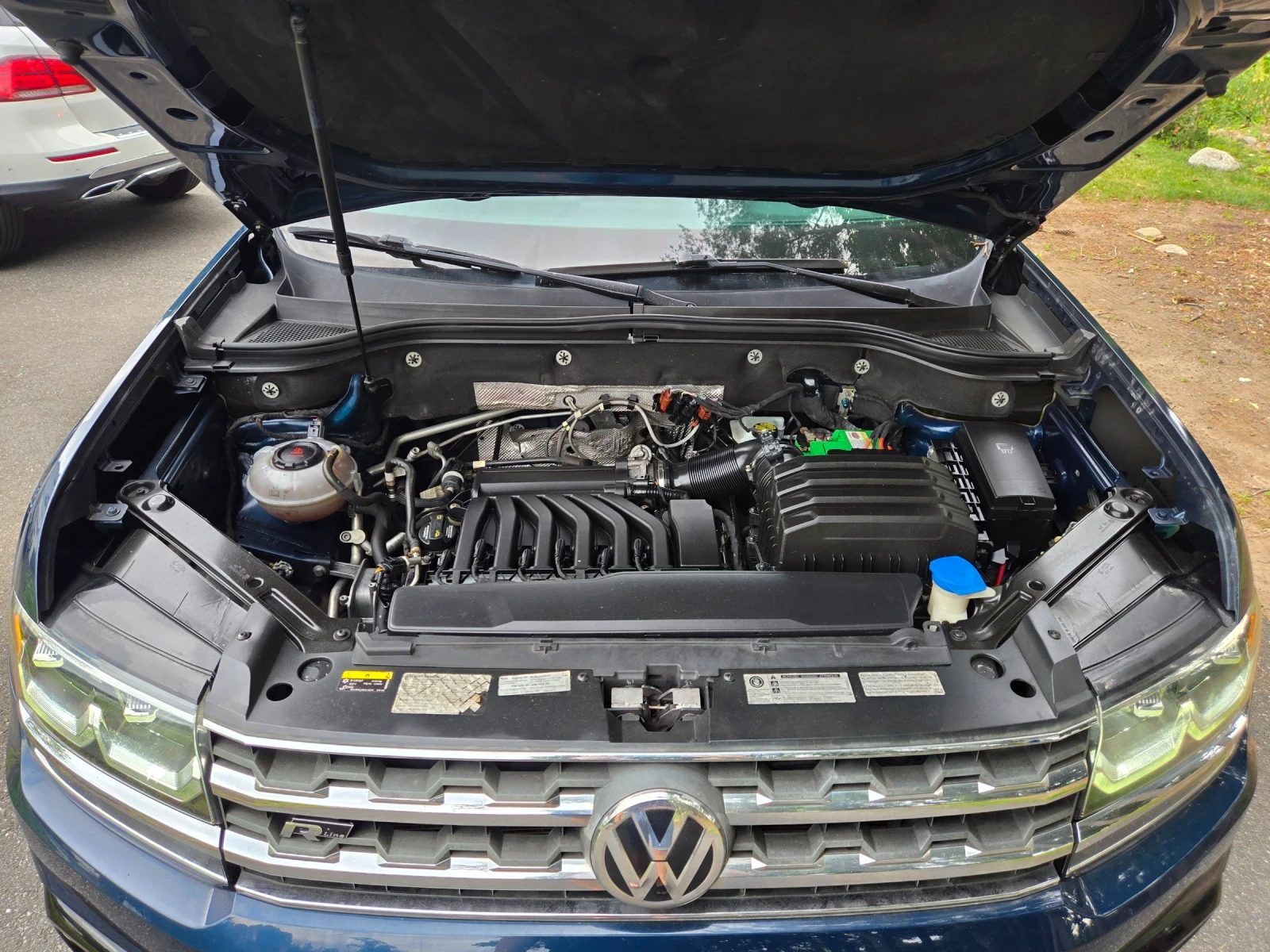 VW Atlas R- Line 3.6 V6 4x4 !!! Всички екстри за модела !!!, снимка 3 - Автомобили и джипове - 55606408