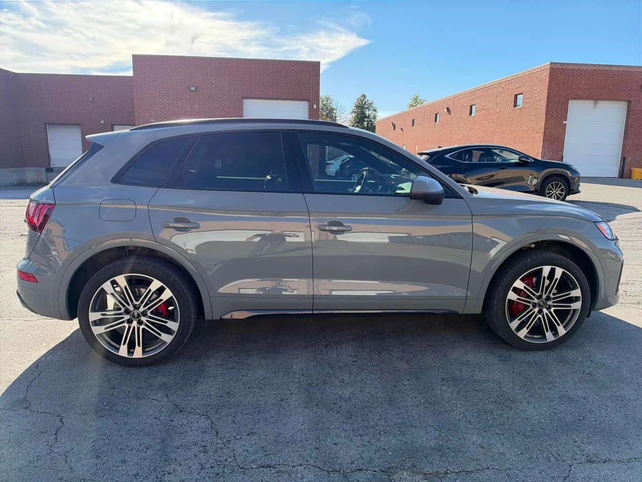 Audi SQ5 Progressiv  CARFAX, снимка 3 - Автомобили и джипове - 56300199