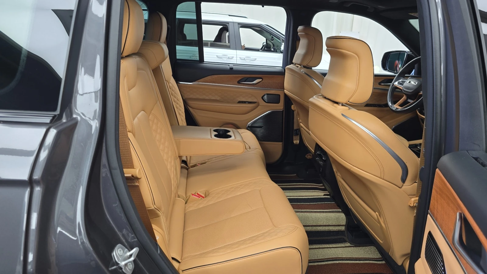 Jeep Grand cherokee 4xe SUMMIT RESERVE * FULL MAX, снимка 9 - Автомобили и джипове - 56327526
