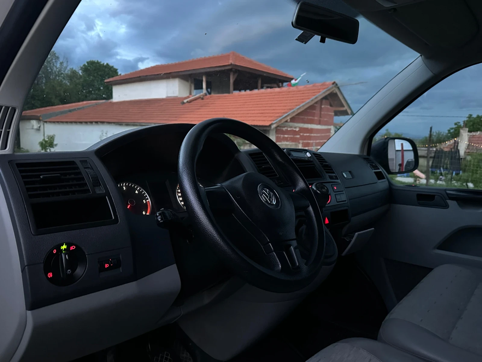 VW T5 2.0, снимка 6 - Бусове и автобуси - 55206540