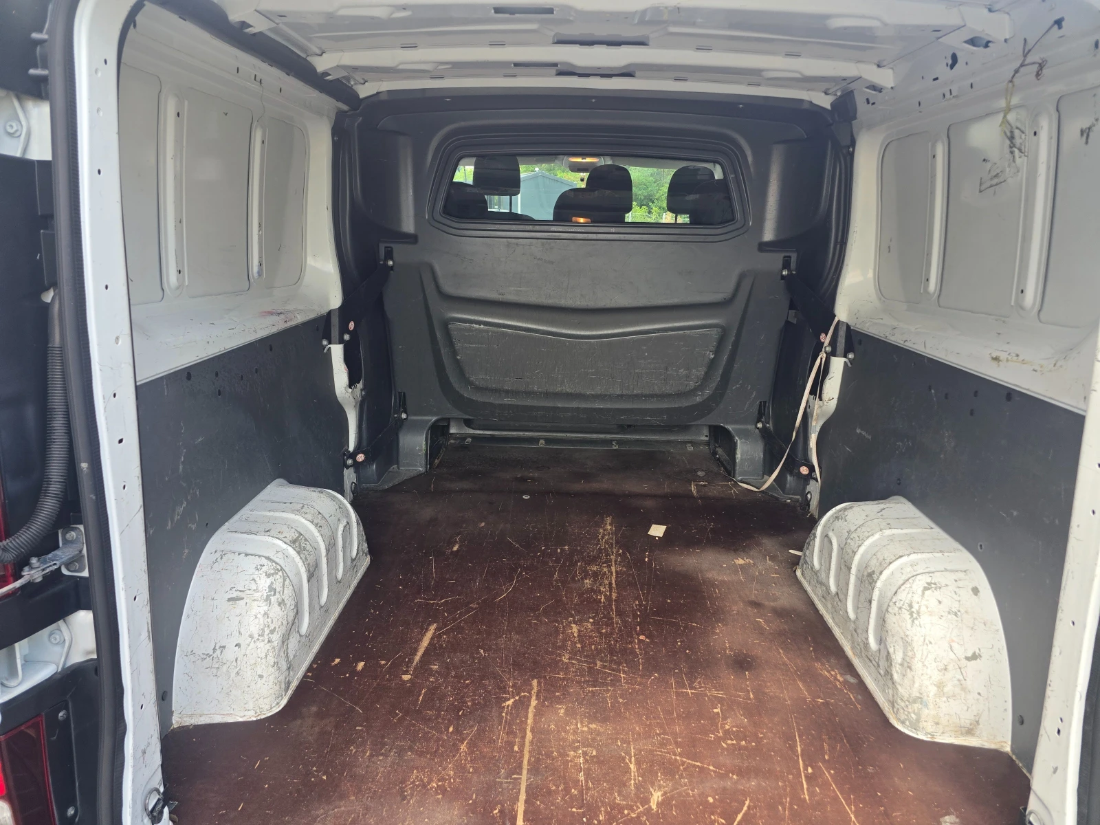 Renault Trafic ТОВАРОПЪТНИЧЕСКИ* 1.6dci* 125кс* 6-места, снимка 14 - Бусове и автобуси - 55133020