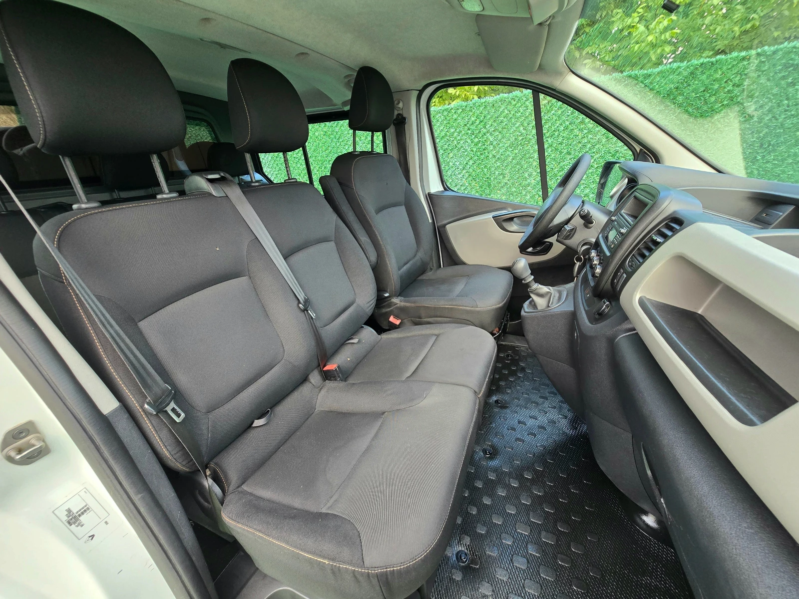 Renault Trafic ТОВАРОПЪТНИЧЕСКИ* 1.6dci* 125кс* 6-места, снимка 10 - Бусове и автобуси - 55133020