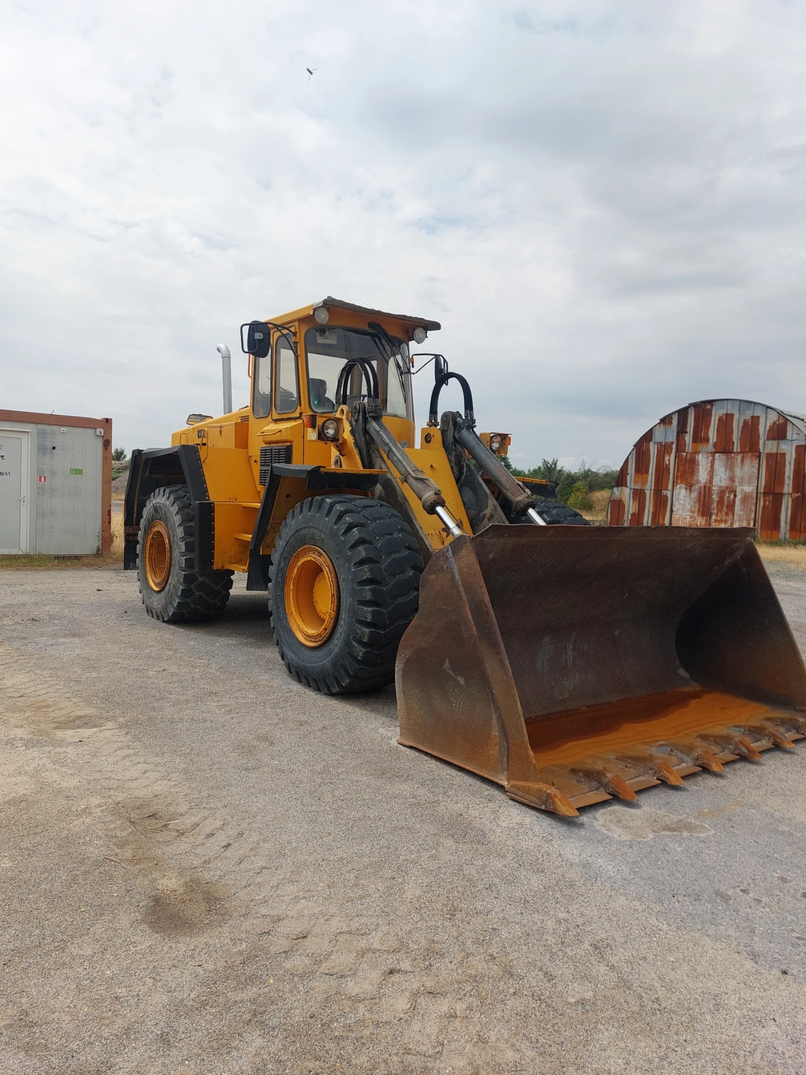 Челен товарач Volvo L120, снимка 1