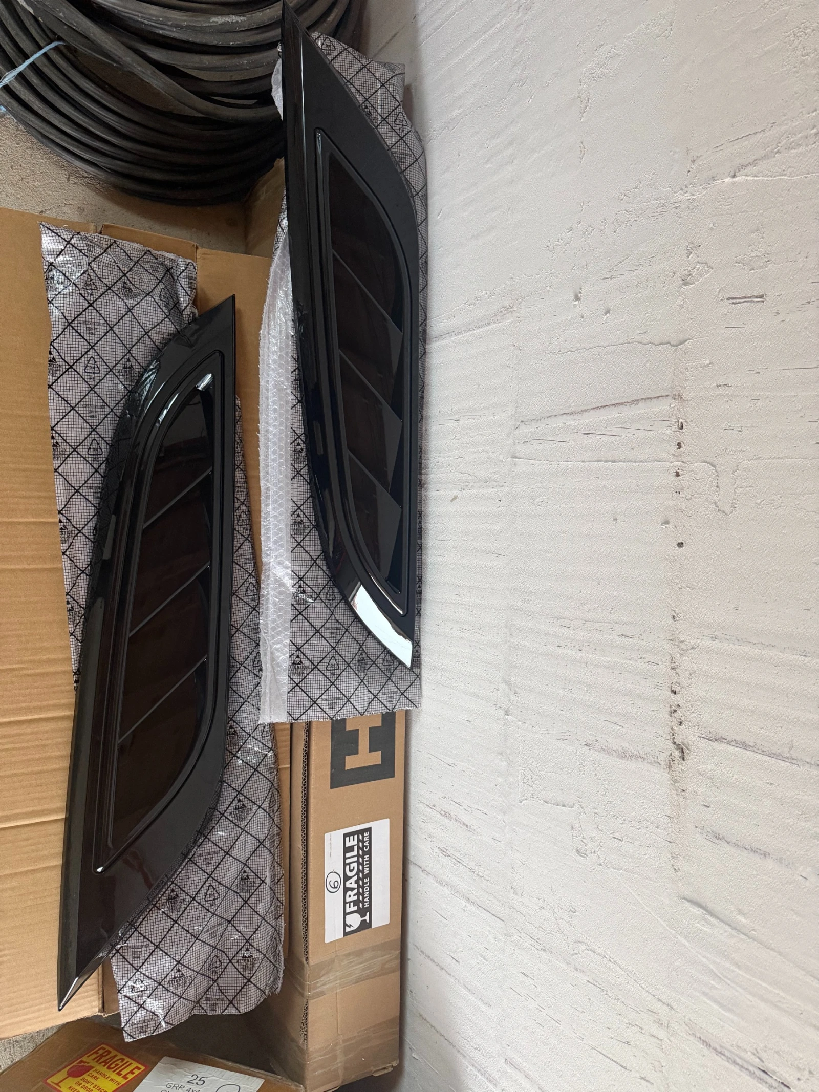 ������ ������� �� ������ ����� / Bonnet Insert | Mobile.bg � ����������� 1