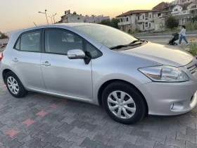 Toyota Auris, снимка 2