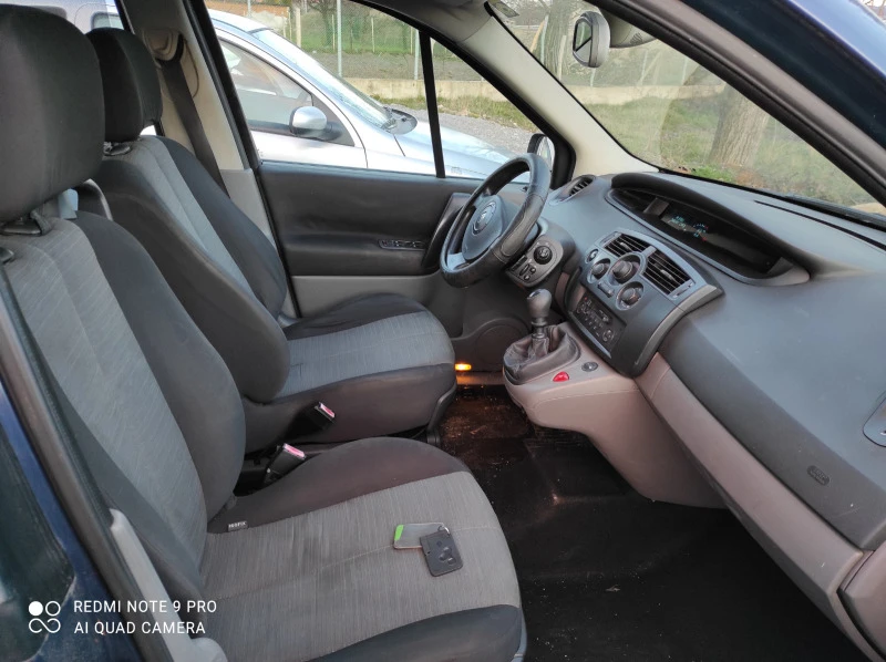 Renault Scenic 1.9 DCI/Климатик , снимка 12 - Автомобили и джипове - 40089029