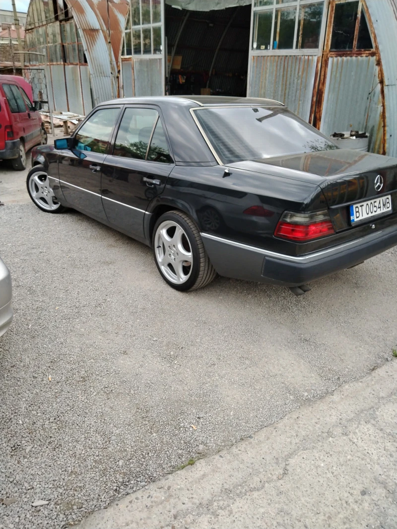 Mercedes-Benz 124 3.0Д АВТОМАТИК, снимка 5 - Автомобили и джипове - 45357463