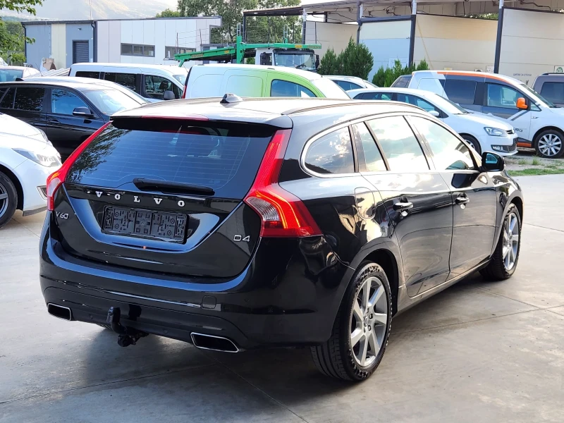 Volvo V60 2.0 D4 180 Momentum, снимка 5 - Автомобили и джипове - 46159558