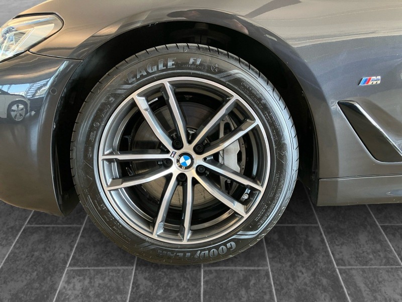 BMW 530 d xDrive Touring = M-Sport= Гаранция, снимка 5 - Автомобили и джипове - 46432795