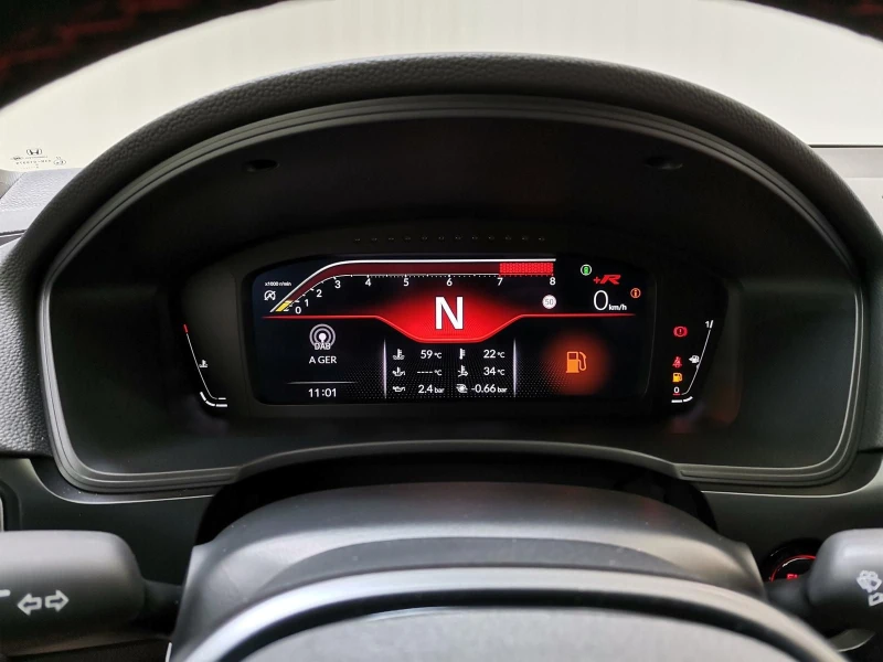 Honda Civic TYPE R/329HP/2.0i-VTEC/LED/NAVI/ACC/CARPLAY/460b, снимка 15 - Автомобили и джипове - 48014531