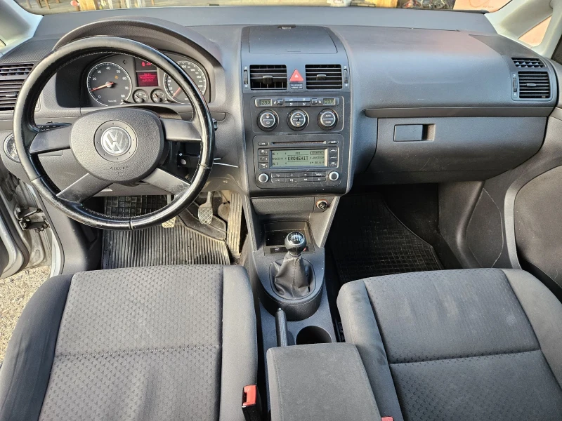 VW Touran 1.4i 6 скорости, снимка 9 - Автомобили и джипове - 48444970