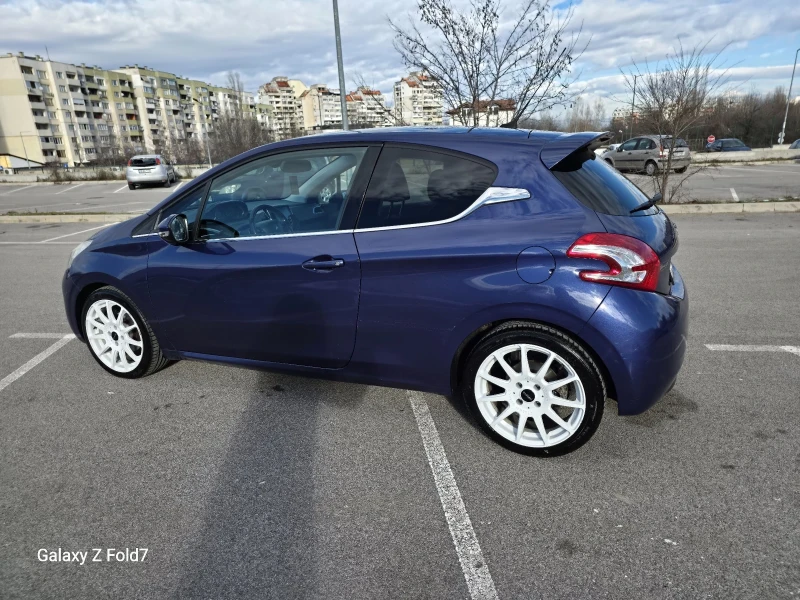 Peugeot 208 E-HDi, снимка 15 - Автомобили и джипове - 52951472