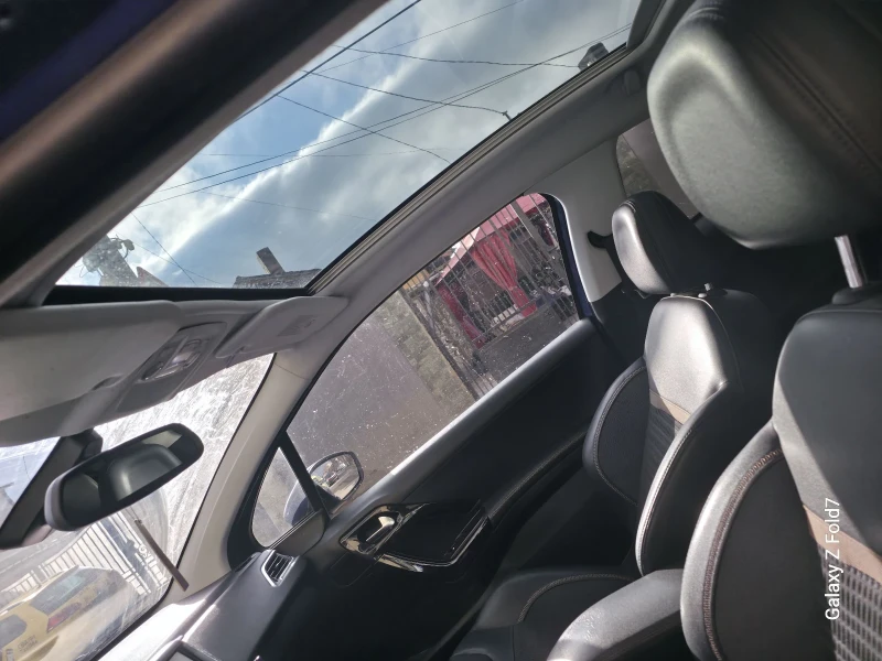 Peugeot 208 E-HDi, снимка 4 - Автомобили и джипове - 52910225