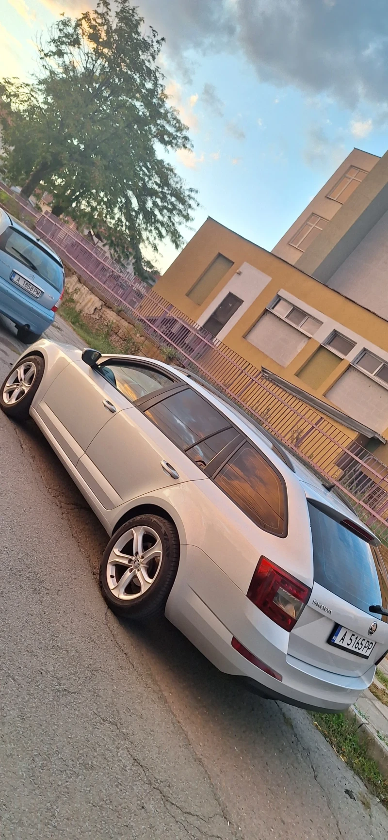 Skoda Octavia 2.0TDI 150к.с. DSG, снимка 2 - Автомобили и джипове - 52977000