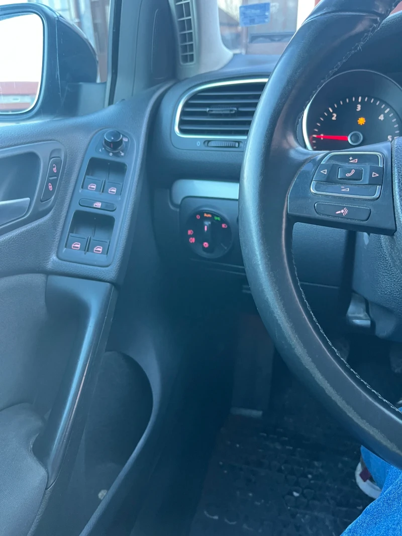 VW Golf, снимка 8 - Автомобили и джипове - 53045965