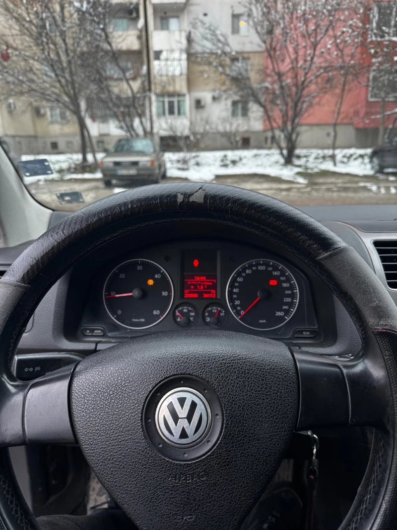 VW Golf, снимка 14 - Автомобили и джипове - 53343067